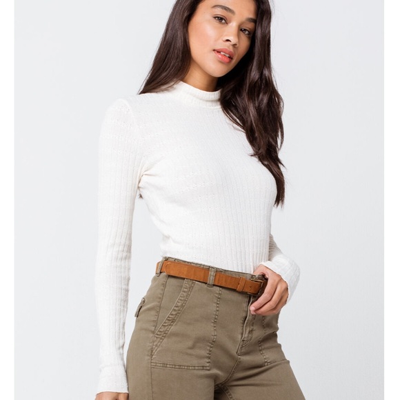 🌺NWT Ivy and Main Mock Neck Pointelle Knit Top - Picture 3 of 7